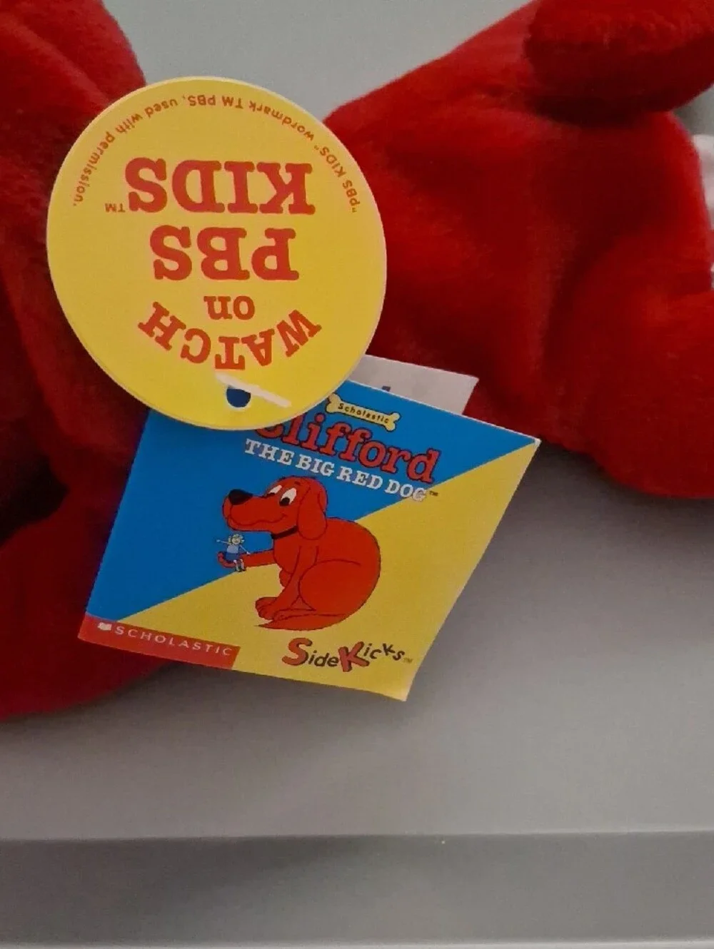 2 Clifford The Big Red Dog Beanies